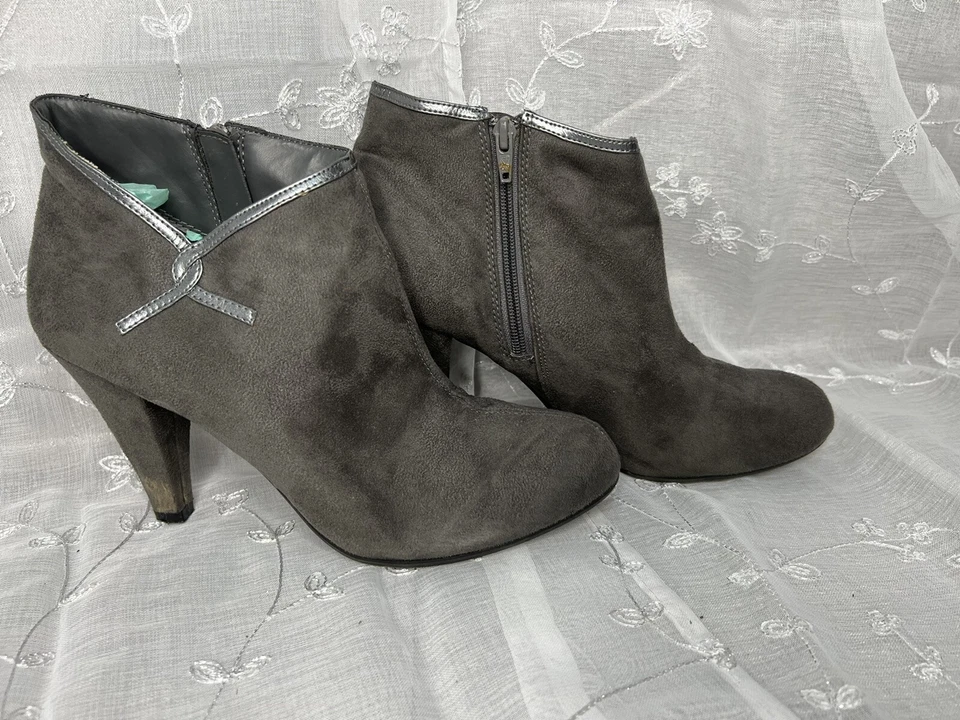 Predictions Mujeres Negro Tacón 4.5” Imitación Gamuza Botines EE. UU. 11 Puntiagudo Gris Foto 1 de 4