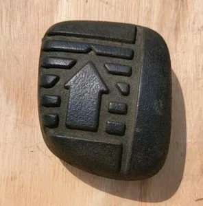 John Deere X300, X320,X360 Foot Pedal Pad LT133 LT150 LT155 LT160 LT166 #M125849 - Picture 1 of 5