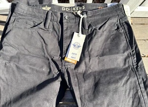 Dockers Pants Women's Slim Fit Black Alpha Khaki Supreme Flex NWT 32 X 32 - Picture 1 of 5