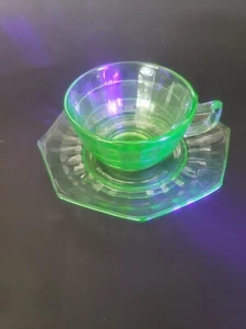 Taza de café/té de vidrio Green Depression y platillo bloque patrón óptico - Imagen 1 de 6