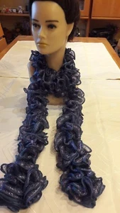 Volantschal, Rüschenschal, Fransenschal, Strickschal, Handarbeit - Bild 1 von 2
