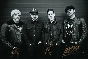 BILLY TALENT - original signiertes Großfoto 20 x 30 cm Autogramm signed - Picture 1 of 1