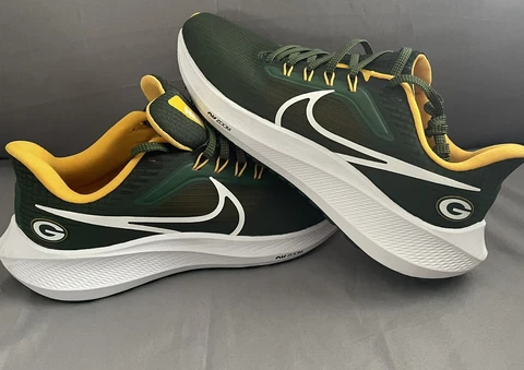 Men’s Size 7.5 Nike Air Zoom Pegasus 39 Shoes Sneakers  Green Bay Packers $140 Cover