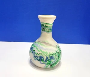 Vintage Nemadji Pottery Curvy Vase Green Swirl Southwestern - Picture 1 of 9