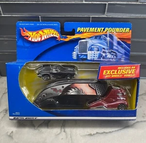 2000 Hot Wheels Pavement Pounder Treasure Hunt - Car Transporter & '58 Corvette - Picture 1 of 2