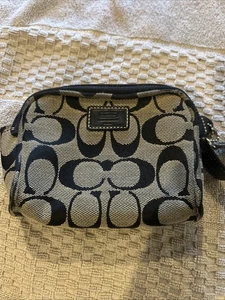 Coach Signature Makeup Cosmetic Bag Pouch Wallet Clutch - Picture 1 of 3