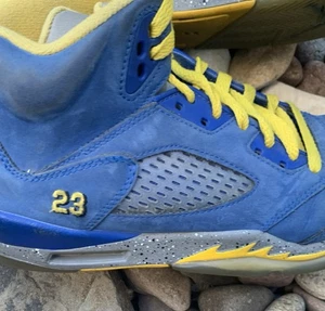 Zapatos Air Jordan 5 Laney. Usado. 6,5 años.  - Imagen 1 de 14