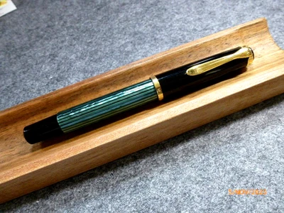 PELIKAN Souverän Kolbenfüllhalter M400 old style, Goldfeder 585/14 K Etui, neuw. - Bild 1 von 4