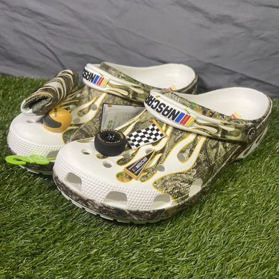Zueco clásico NASCAR x Realtree Crocs para hombre 12 con dijes Jibbitz camuflaje completo🔥 Foto 1 de 4