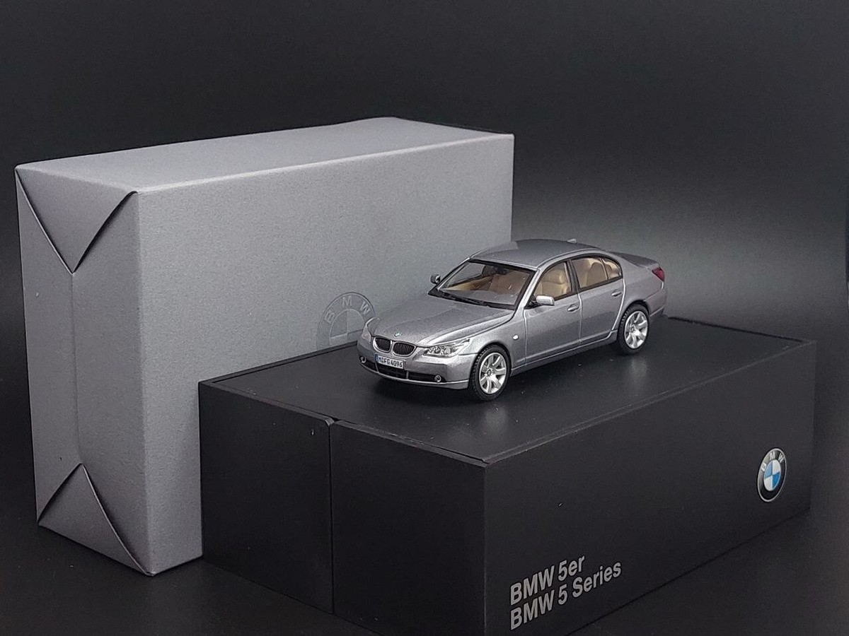 BMW M5 1/43 PMA ミニチャンプス ディーラー特注 シルバー BMW M5 1/43 PMA ミニチャンプス ディーラー特注 シルバー