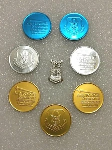 Gorra de vuelo alistada ROTC de la Fuerza Aérea de los Estados Unidos boina insignia y grupo de monedas de reserva de la Fuerza Aérea - Imagen 1 de 5