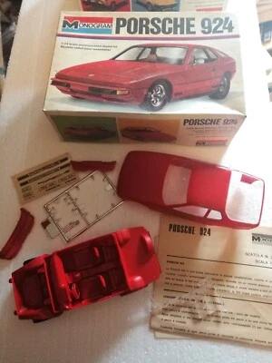 Automodelli PORSCHE 924 e TR7 WEDGE marca MONOGRAM scala 1:24 anni Settanta - Immagine 1 di 2