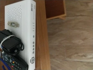 Decoder Sky HD bianco adatto per tessera Sky Q e Mysky mod. ds830ns / ds831ns - Foto 1 di 2