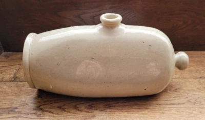 Ancienne bouillotte en grès - Photo 1/4