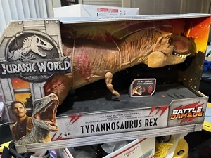 Jurassic World Battle Damaged Tyrannosaurus Rex Roarin Super Colossal - Bild 1 von 5