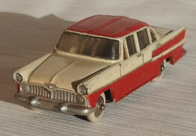 1:43 Simca Vedette Chambord Dinky 24K - Bild 1 von 4