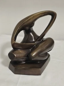 Abstrakte Skulptur – Sitzende Figur – Bronze – 25 cm / 4,4 kg – Moderne Kunst - Bild 1 von 11