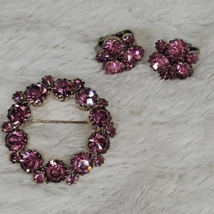 Vintage Prong Set Pink Rhinestone Brooch Pin & Clip Earrings SET Silver Tone - Picture 1 of 15
