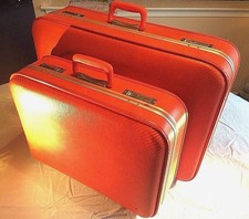 small suitcase without wheels