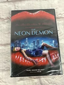 Der Neondämon Elle Fanning Keanu Reeves DVD - Bild 1 von 4