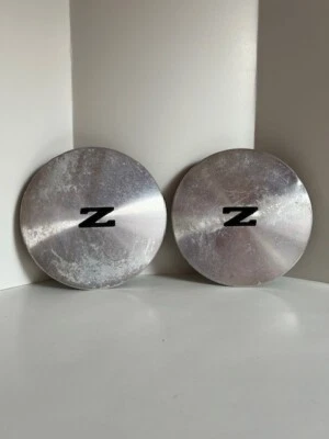 Lote de 2 ruedas Nissan 300ZX tapa central parte # 40317 21P00 stock # 3996 Foto 1 de 4