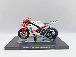 VR 46 Yamaha YZR M1 Philip Island 2007 Valentino Rossi 1/18 - Picture 1 of 5