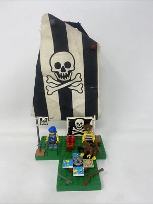 Lote De LEGO Piratas Mini Figuras Mapas Velas Mono Pájaro Brújula Banderas Foto 1 de 4