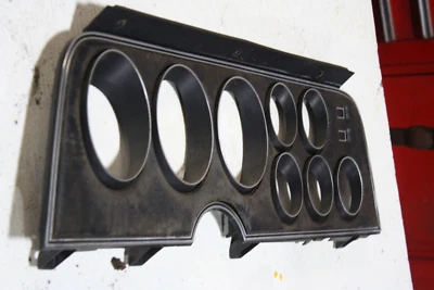 Mercury Cougar 1974 tablero bezzel cubierta Spedo acolchada forma usada Foto 1 de 4