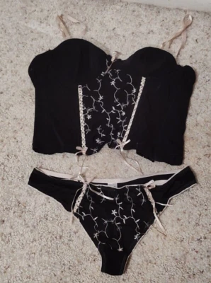 Sexy Vintage bustier lady corset top and underwear, black SIZE 34 C MEDIUM - Image 1 of 4
