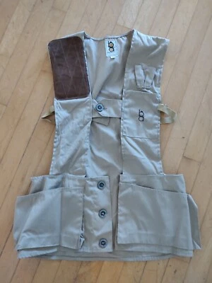 De Colección Bob Allen Gun Club Ropa Deportiva Chaleco de Tiro Para Hombre Mediano Mano Derecha Almohadilla de Cuero Foto 1 de 4