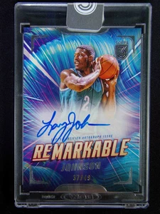 Larry Johnson 2024 Topps 3 Remarkable #RM-LJ Auto #37/49 - Bild 1 von 2