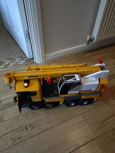 Bruder Scania Super 560R Liebherr Crane Truck With Light and Sound 1:16 & a man - Picture 1 of 13
