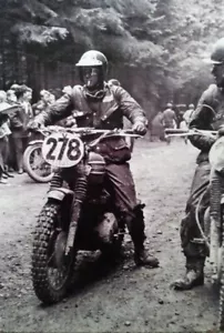 Steve McQueen Racing Triumph Motorrad Vintage 36x52 Banner / Poster NEU - Bild 1 von 1
