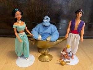Disneys Aladdin, Jasmin und Dschinni mit Lampe Mattel 1992 Vintage Puppen Artike - Bild 1 von 9