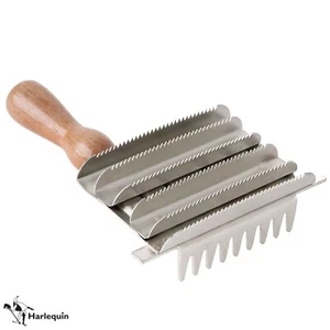 Harlekin Metall Currykamm mit Holzgriff entfernen Schmutz und Fett von der Bürste - Bild 1 von 3