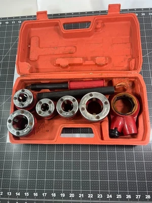Ratchet Pipe Threader Kit Ratcheting Pipe Threading Tool Set w/ Storage Case - Image 1 of 4