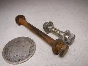 97 ARCTIC CAT ZRT600 TRIPLE RIGHT/LEFT SIDE SKI HANDLE GRAB BAR MOUNTING BOLTS - Foto 1 di 3