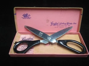 Griffon, Pinking Shears - Picture 1 of 4
