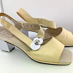 Vtg 1970's Christian Dior Size 8 1/2 B - Ivory Leather & Silver Heels A2-018 - Picture 1 of 24