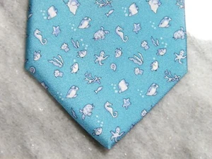 Brooks Brothers 346 Seidenkrawatte - hell ozeanblau mit Meeresbewohnern 3,25x56 Zoll - Bild 1 von 5