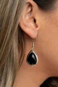 Paparazzi DROP-DEAD DUCHESS black earrings - Picture 1 of 2