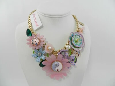  Collar babero para mujer Betsey Johnson flor drama Foto 1 de 4