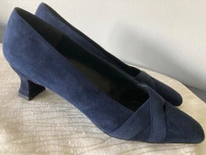New and Vintage Stuart Weitzman Suede Pumps, Navy 9.5 M - Picture 1 of 13