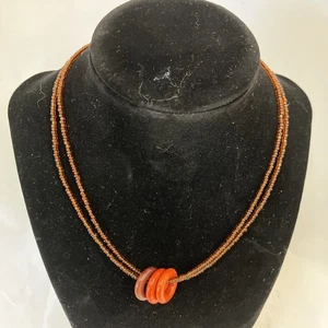 Vintage 16 Zoll Doppelstrang Braun Rocailles Halskette 3 Acryl Kreise Karabinerverschluss Sehr guter Zustand - Bild 1 von 6