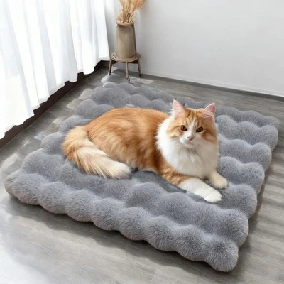 Self Heating Cat Dog Mat Soft Extra Warm Thermal Pet Pad Non-Slip Warming Mats - Image 1 of 4