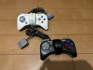 Mando PS1 NEGCON BLANCO Y NEGRO NAMCO PlayStation 0325 - Imagen 1 de 13