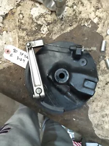 1980 Suzuki SP400T front brake backing plate R - Picture 1 of 3