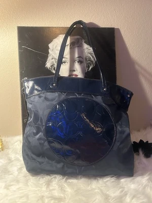 Coach женщин большая сумка с короткими ручками, синий нейлон, лакированная кожа плеча с ярлыком - Изображение 1 из 4