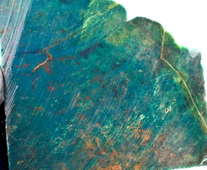 Elegante piedra de sangre de jaspe colorida roja verde, losa, cabing áspero, lapidario 120 g - Imagen 1 de 12