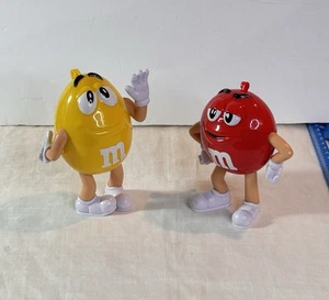 Rot Gelb M & M Figur Figur Kunststoff aufklappbar Schmuckschatulle Akimbo Behälter Posten - Bild 1 von 10